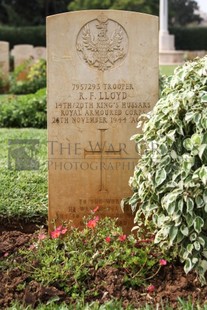 BEIRUT WAR CEMETERY - LLOYD, ROBERT FRANK